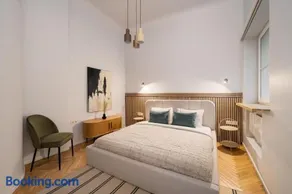 SAUNA - 3 Separate BRs - Foosball - Old Town Apartment - By Innorental - Image 5