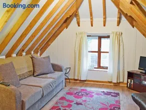 Walnut Tree Cottage - Image 2