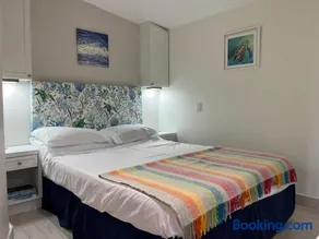 The Pod, access to Pool & Beach Club, Sunset Crest - Image 1