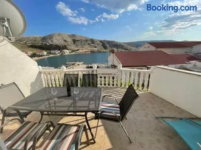 Apartments Niko Metajna, island Pag - Image 1