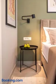 BRUNO and BRUNA Studio Apartments - With Private Parking - Image 5