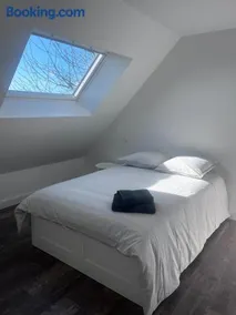 3 bedroom apartment - Image 5