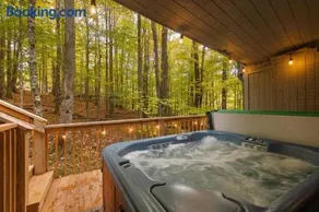Cool House with Hot tub at Beech Mtn Resort - Image 1