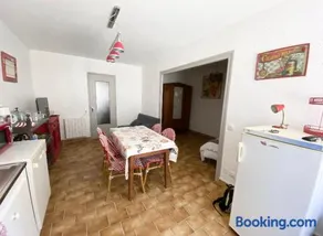 Studio en rez-de-chaussée tout équipé - Image 1