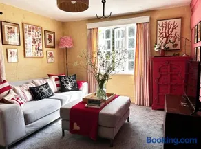 Unique Old Bakery Retreat - Image 1