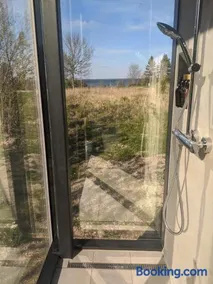 Seaside getaway in Ööd mirror house with sauna - Image 2