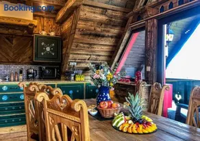 Luxury Chalet Strachan - Jacuzzi and Sauna - Image 3