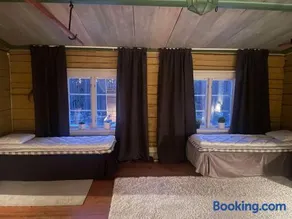 Nice ski in ski out cabin - Image 2