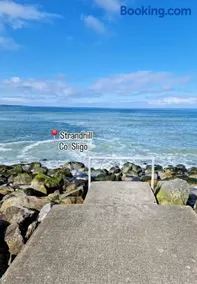 Surfers Getaway - Room Staycation - Image 3