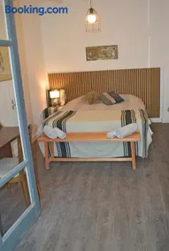 Suite con piscina y parque - Image 2
