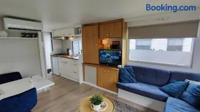 Stacaravan op 5 Sterren Vakantiepark De Kuilart Friesland aan het Meer met Zwembad 5P 237 - Image 3