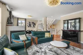Beautiful Spacious House 2BR / 4BR in Silver Terrace - Image 2