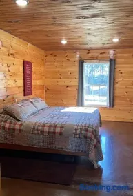 Red Cozy Cottage - Image 3