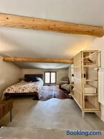 Charming loft in Cucuron - up to 4 guests - Image 1