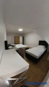 Gepflegte 3-Zimmer-Wohnung am Schloßparkbad-Mercedes Benz-Atlas Elektronik-Rheimetal - Image 4