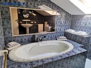 Appartement Vue Mer à Bastia, terrasse et piscine privée. - Image 3