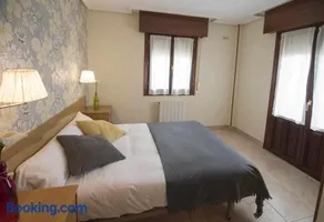 Apartamentos Mugarri - Image 3