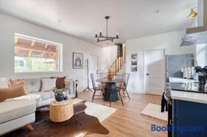 Mt Hood Log Cabin! Fresh Remodel with Airstream 2 - Image 2