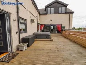 Penthouse apartment in the heart of towyn - Image 4