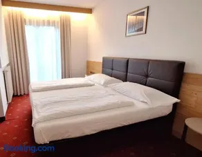 Hotel Hubertushof - Image 3
