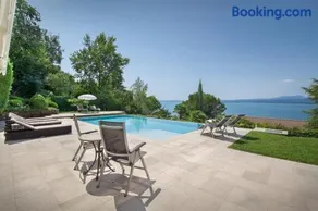 Villa Sybille With Pool And Lake View - Image 3