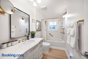 Dopamine Design 3BR 2025 Remodel & Kids Zone - Image 3