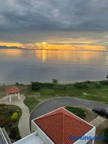 Bayfront Villa & Apartment - Image 3