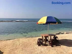Sunset Surfing Beach Resort - Image 1