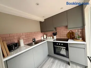 The Willow Luxury Countryside Retreat - Image 2
