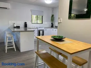 Ocean Breezes with Leafy View with Wi-fi - Image 3