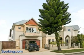 The Harbour Mirage - Spa - Pool - Harbour front - Gym - Games room - 6BR - Image 1