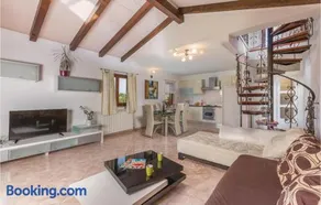 Nice Home In Novigrad - Image 1