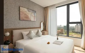 Lumiere Garden Hideaway - Image 5