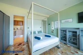 Il Nido Belmonte - Lakeview - Image 3