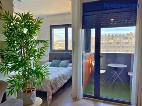 Oasis con Piscina y AC junto al PTS metro y Hospital San Cecilio parking incluido - Image 1