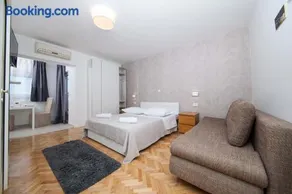 Villa Makarana Apartments - Image 2