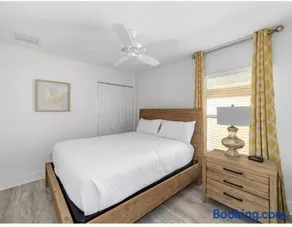 Walk to Brownwood, Spacious 3BR, Golfcart, BBQ - Image 3