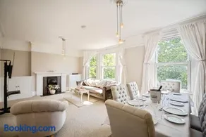 Large Victorian Apartment With High Speed Wifi 350mbps - Image 1