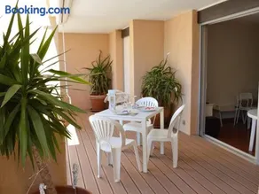 Appartement 3 pièces avec piscine et garage, proche plage - Image 2