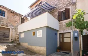 Stunning Home In Veli Iz With Wifi - Image 2