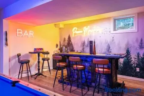 Chalet with Hot Tub, Game, Movie Room, Lake and Pool Access - Image 5