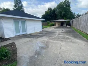 Pool House - Image 3