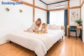 6 minutes walk from Ichikawa Station Single-family house with 3 bedrooms and 1 living room Rich living facilities around - Image 2