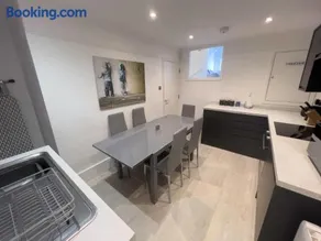 The Dragon Pad Boutique Apartment - Image 5