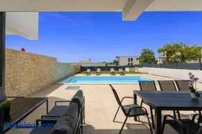 Melia - Image 3