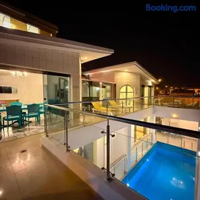 La Casa Blanca Beach House - Image 1