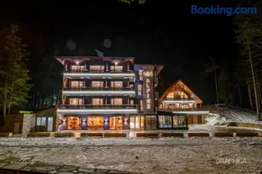 103 Alpine Hotel - Image 3