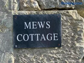 Cosy Cottage on Secluded Private Estate - Image 2