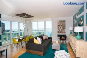 Coconut Grove 2 bedroom Apartment Amazing Views Includes Parking - Image 4