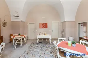 D Home B&B - Image 1